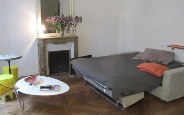 Apartment between Montmartre and Opera