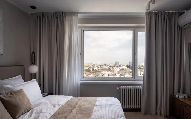 Views of all the Palaces 2BR Stunner