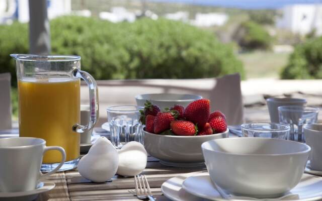 Dream Villa near Kid's Beach by VillaRentalsgr