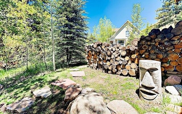 4501 Vail - 5 Br Duplex