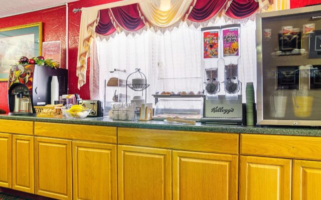 Econo Lodge Lansing - Leavenworth