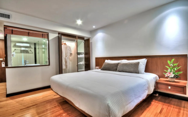 Narai Hotel (SHA Extra Plus)