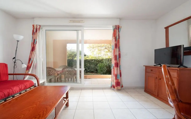 Sunlit Coastal Comfort