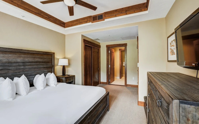 One Ski Hill Place S8421