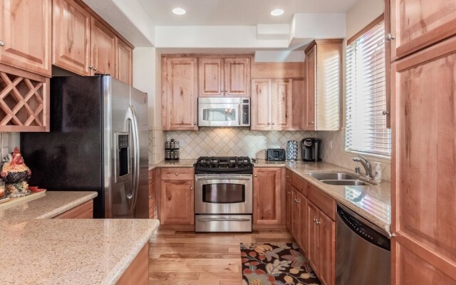 Mammoth Gateway Village # 8