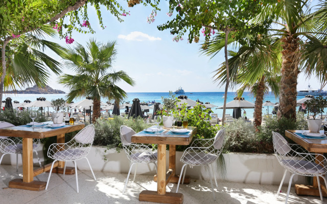 Mykonos Dove Beachfront Hotel