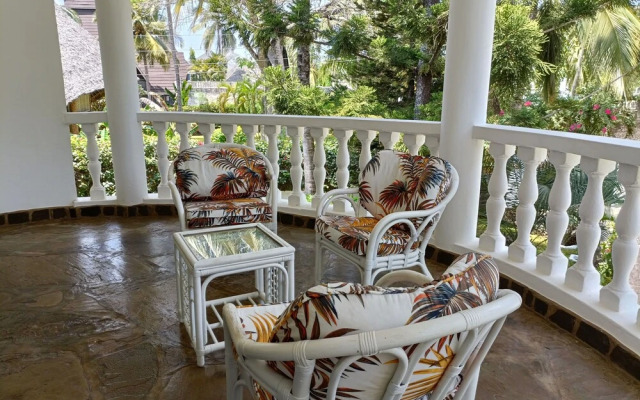 5-bedroom Villa - 3 Mins Walk To The Beach