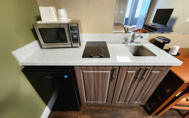 Super 8 by Wyndham Pembroke