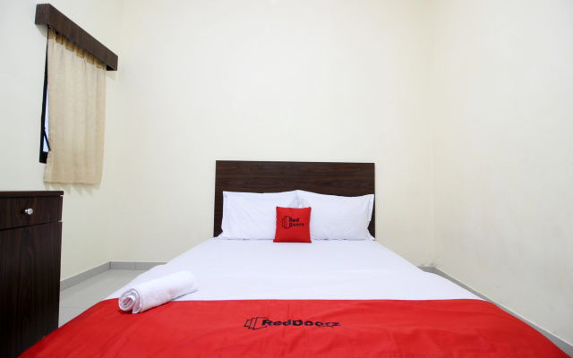 RedDoorz @ Swakarya Kaliurang – Guest Rooms – Sleman