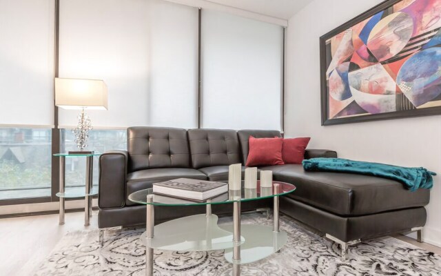 Amazing 1BR in Popular King West