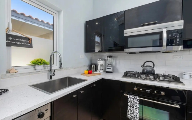 Tranquil 2br2ba Close to the Beach Shared Pool
