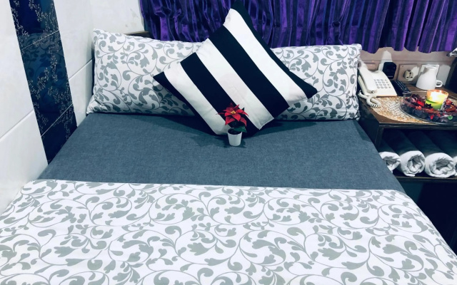 Premium Lounge – Guest Rooms – Kowloon