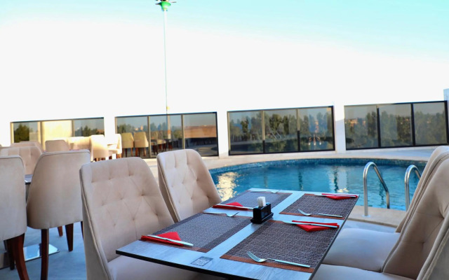 Five Seasons Hotel