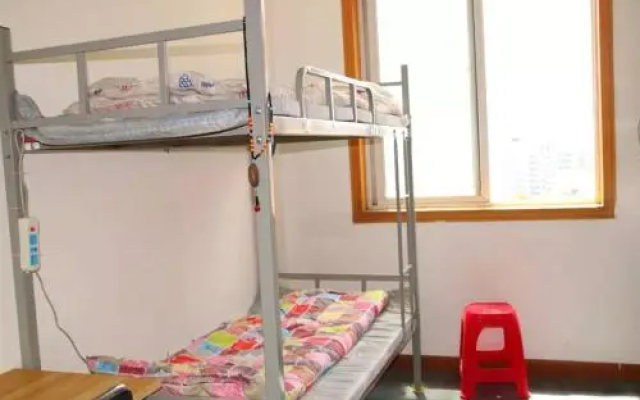 66 Road Young Hostel