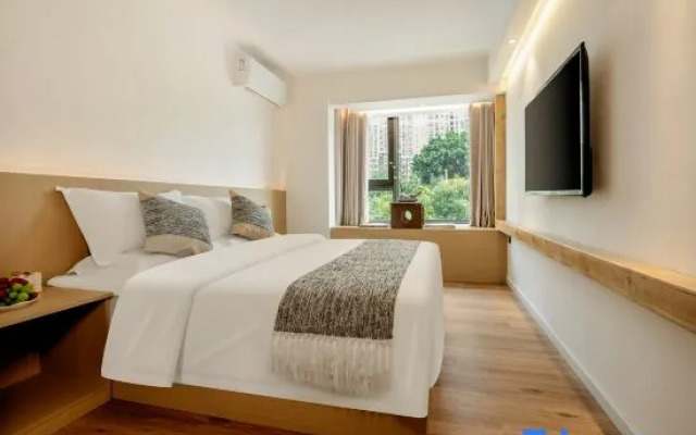 Yiduo Hotel (Longguang Provence Jiangnan Park Subway Station Branch)