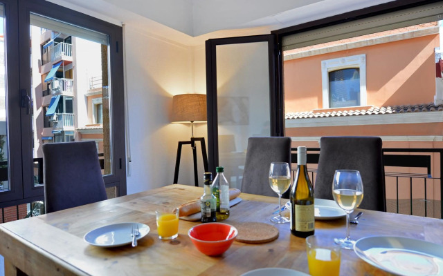 Attractive City Center Apartment