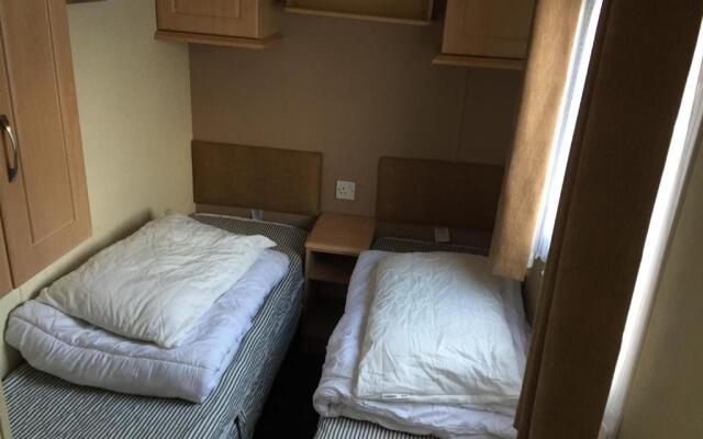 10 Berth 4 Bedroom Butlins Caravan