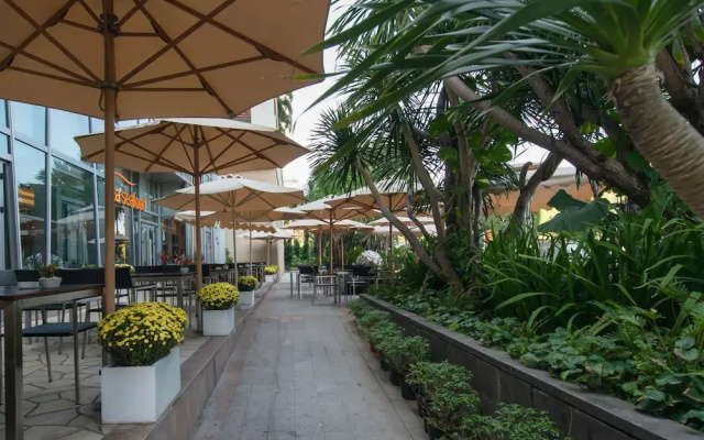 The Costa Serviced Apartment By Seaholiday