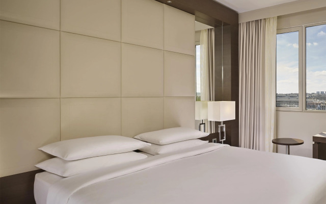 Hyatt Regency Paris Etoile Hotel