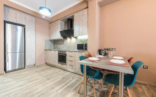 Stylish Luxury Apartment near Acropolis at Neos Kosmos metro station