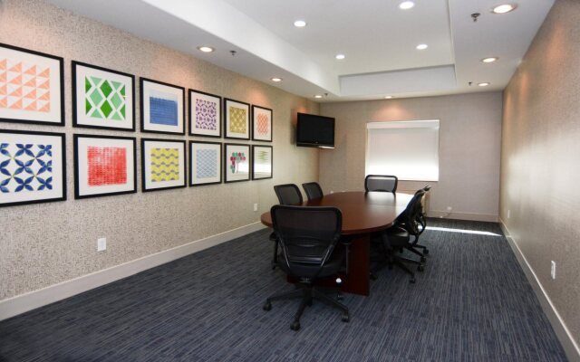 Holiday Inn Express & Suites New Boston by IHG