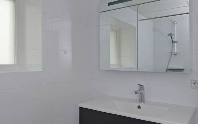 Cozy Holiday Home in Kamperland near Lake