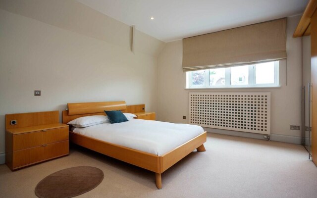 Veeve - Wimbledon Parkside