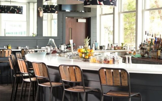 The Boathouse Waterfront Hotel & Marina