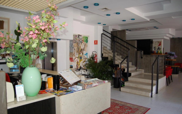 Wally Hotel