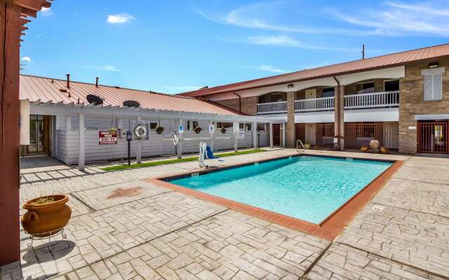 Americas Best Value Inn Columbus, TX