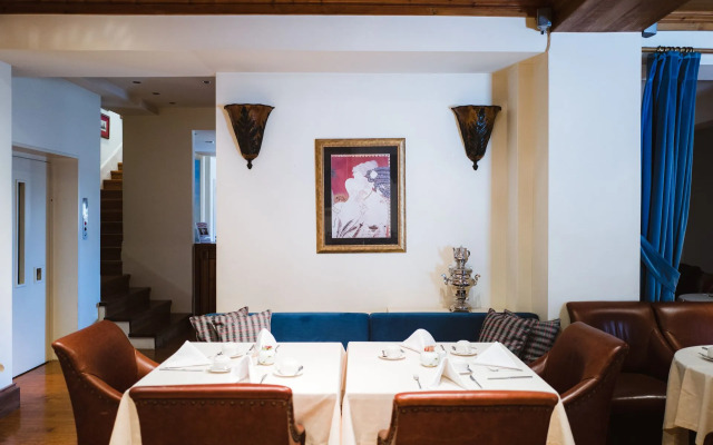 Trikolonion Country Hotel