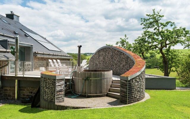 Majestic Holiday Home In Butgenbach With Turkish Steambath