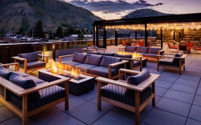 The Cloudveil, Autograph Collection