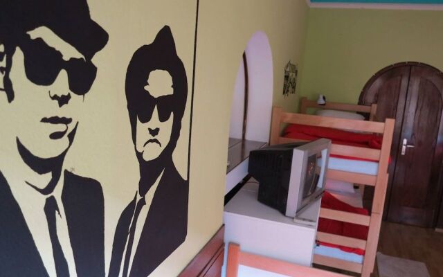 Traveler's Hostel & Apartments