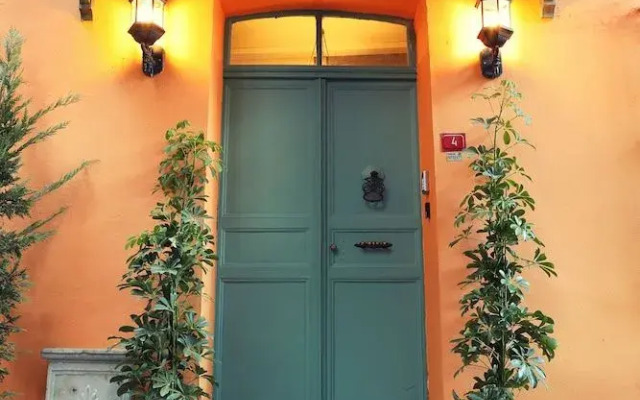 House MOLA Galata