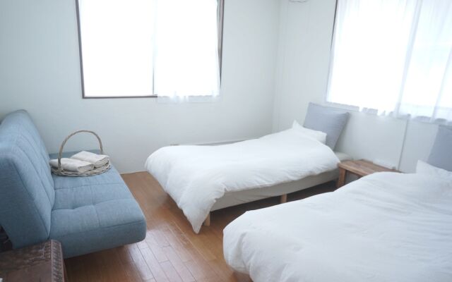 Tiny guest house mametora