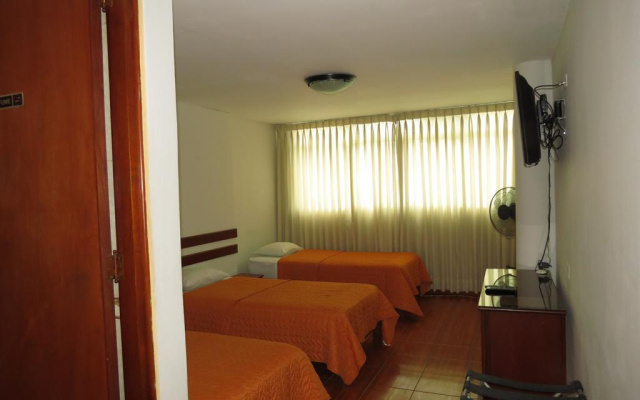Miraflores Inn