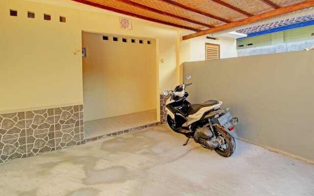 OYO Life  92953 Nirmala Kost