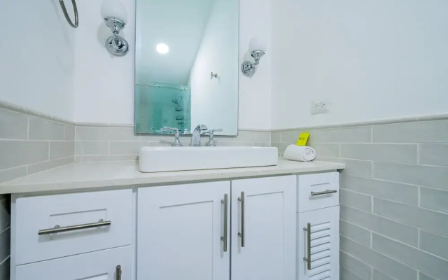 w Homely 2BR With Balcony in Panama
