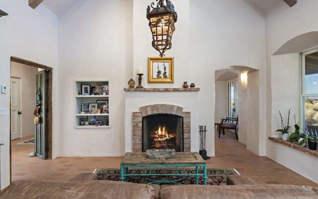 Arroyo Vista - Secluded Southwestern Luxury