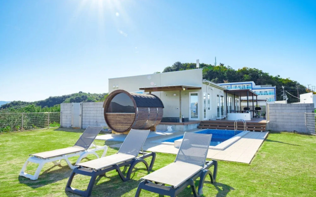 Crystal Villa SHIRAHAMA