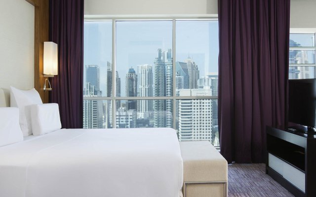 Pullman Dubai Jumeirah Lakes Towers - Hotel and Residence