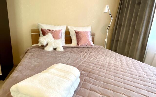 Кварт Отель на проспекте Первомайский 76 корпус 3