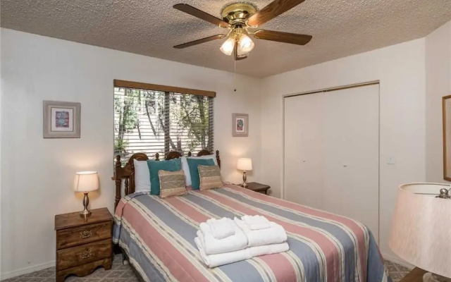 A Whispering River - Three Bedroom Cabin with Hot Tub