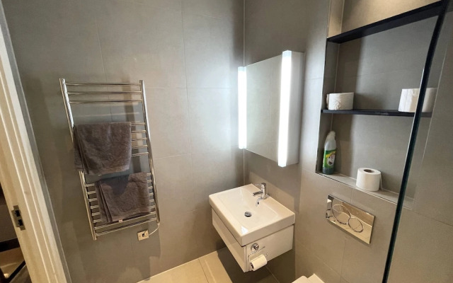 Stunning 1-bed Deluxe Apartment in Slough