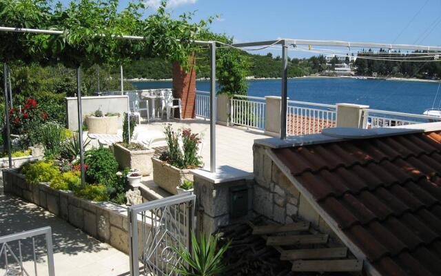 Shell Bay Apartments