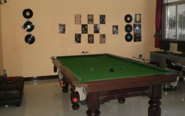 Huayi Youth Hostel