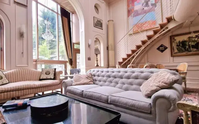 118 A Perfect Blend of Charm and Luxury