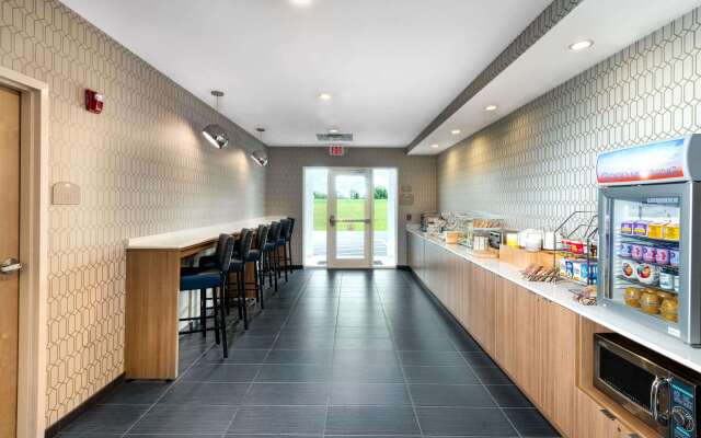 Microtel Inn & Suites by Wyndham Farmington