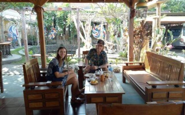 Sunrise Lodge & Lounge